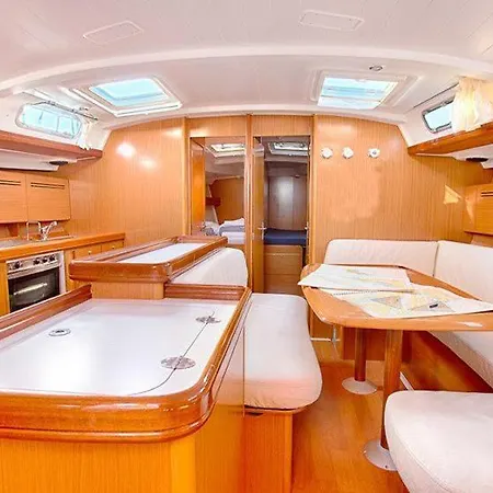 Maria Vittoria One Night Boat Sail Калазетта