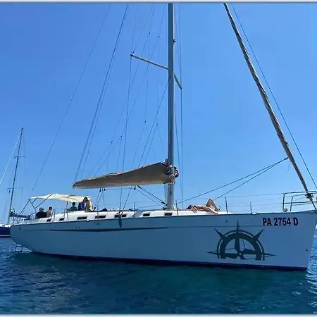 Båthotell Maria Vittoria One Night Boat Sail