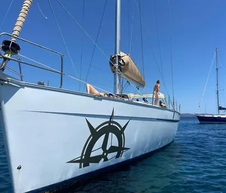 Maria Vittoria One Night Boat Sail 보트호텔 *